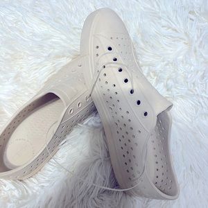 Native water shoes size 11 w or 9 m